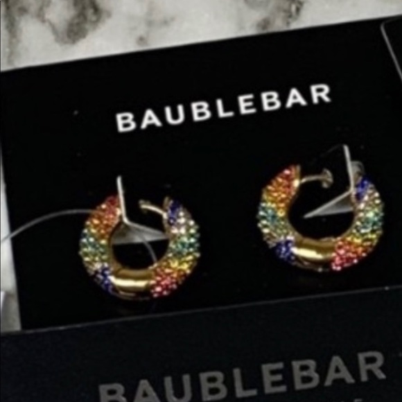 ‼️SOLD‼️BAUBLEBAR HUGGIES - Picture 2 of 3